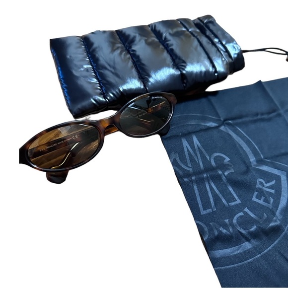 NWOT Moncler oval-frame tortoiseshell acetate sunglasses - Picture 3 of 10